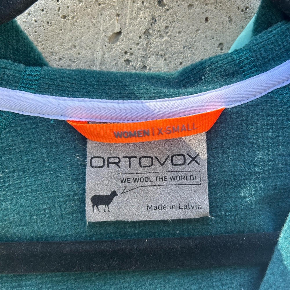 Ortovox merino wool hoody, size xs - Picture 4 of 6